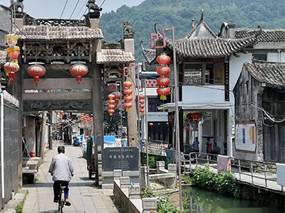 坡南街的水生態(tài)系統(tǒng)恢復(fù)與端午節(jié)的綠色傳承 浙江平陽縣坡南歷史文化街區(qū)改造提升水系生態(tài)修復(fù)項(xiàng)目